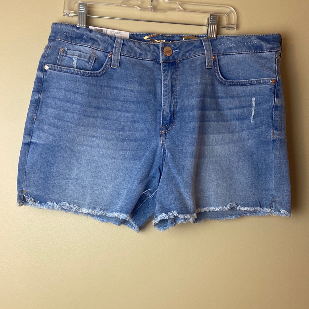 Seven7 shorts size 16, 5”